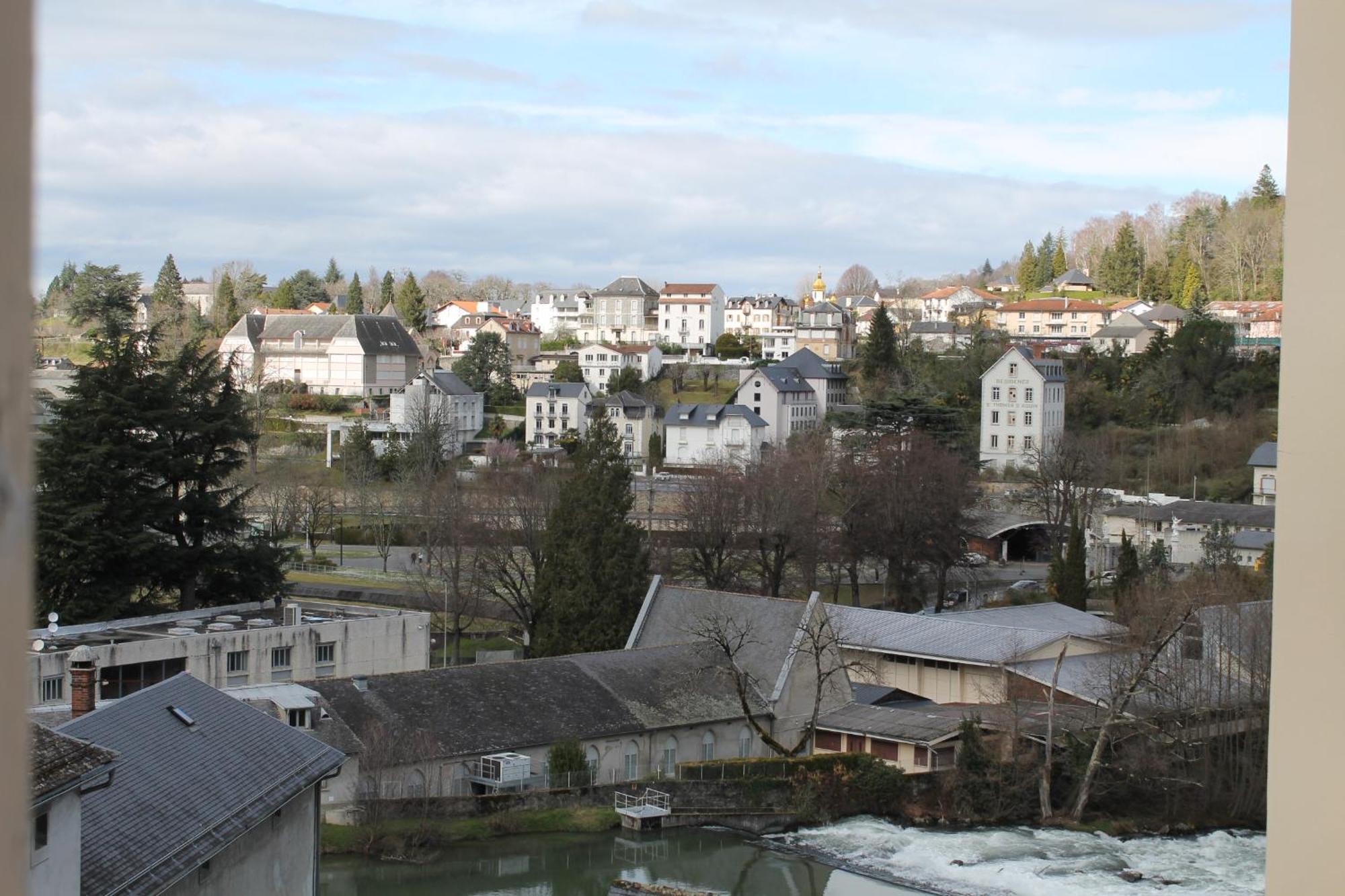 Appartement Location G&W, très proche sanctuaires à Lourdes Extérieur photo